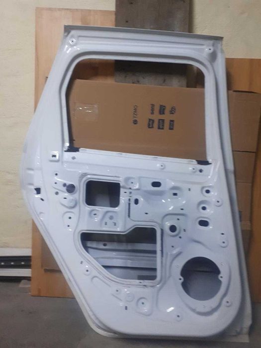 Drzwi tylne lewe Dacia Duster 2020