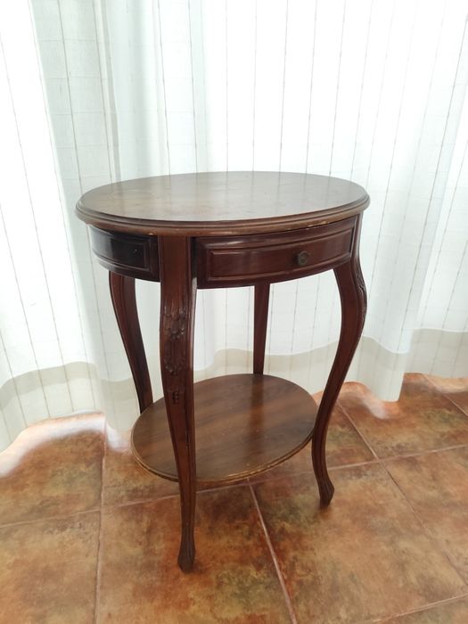 Móvel de apoio antigo