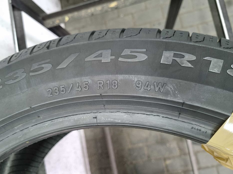 235/45/18 94W Pirelli Cinturato P7 Dot.4821R