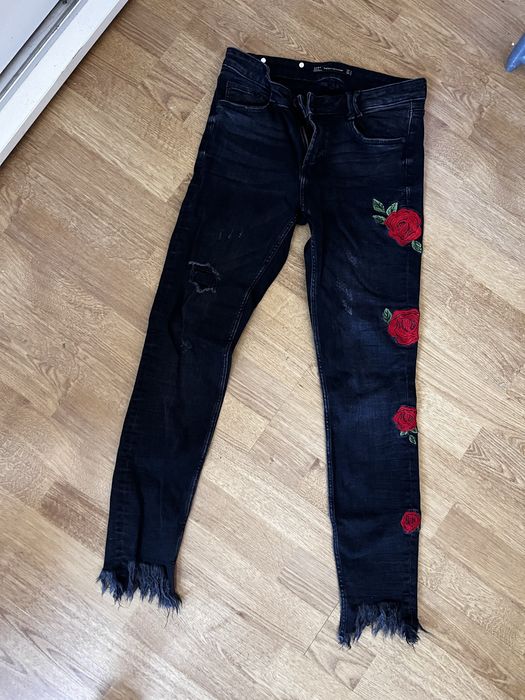 Czarne jeansy z różami zara 36 S