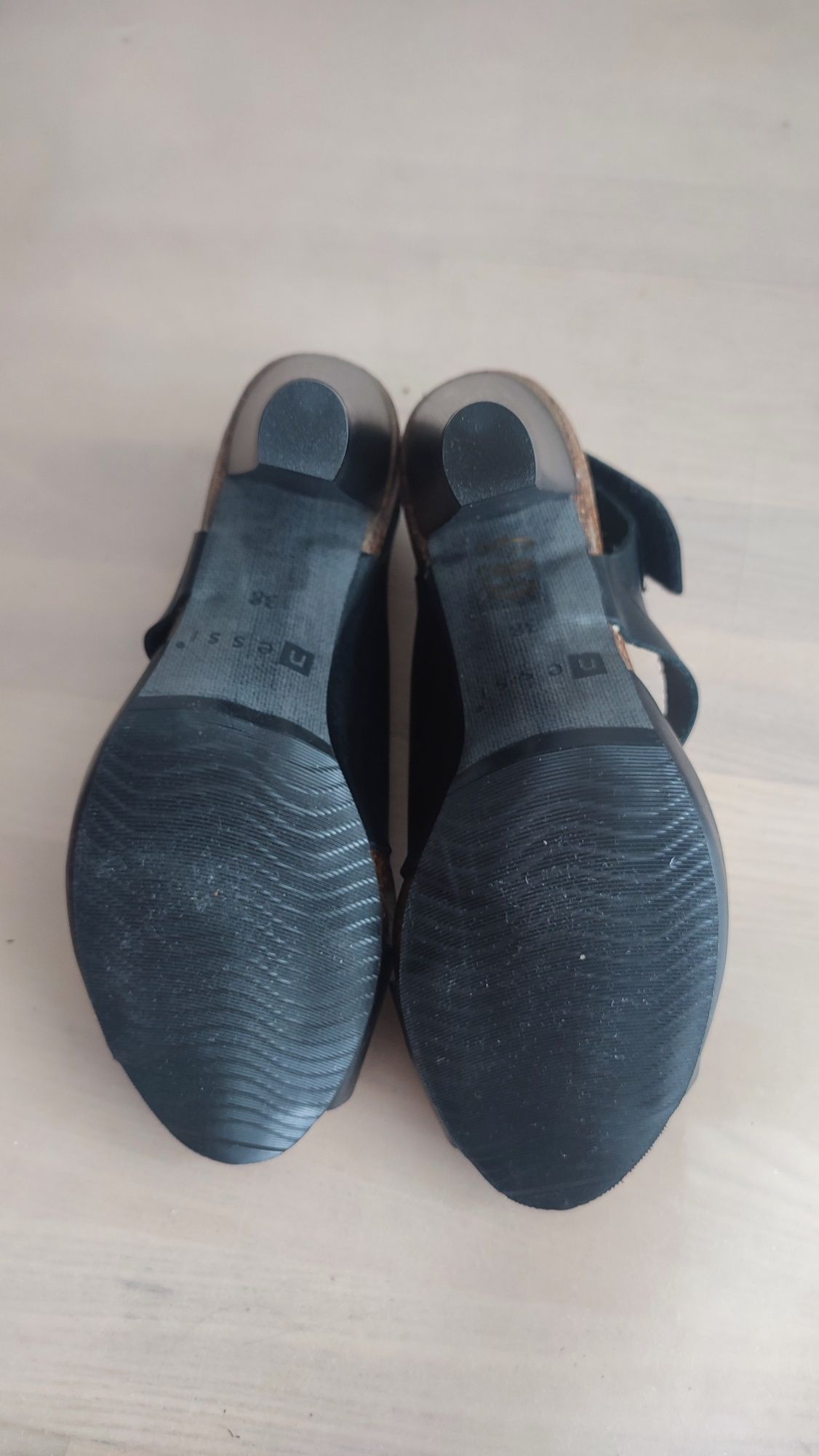 Buty damskie Nessi czarne r.38 nowe