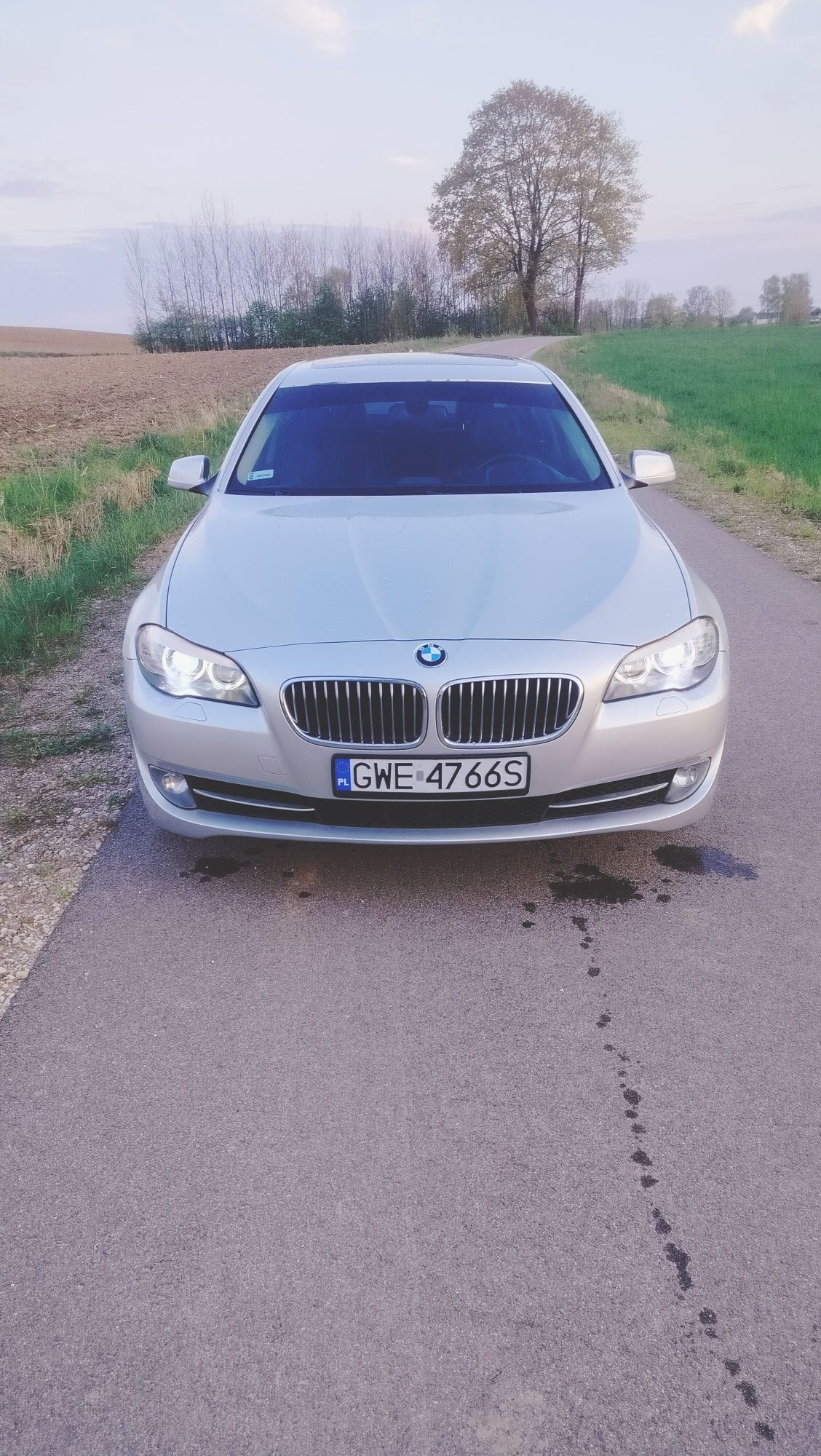 BMW seria 5 sedan 528ixdrive srebrny benzyna 150tys