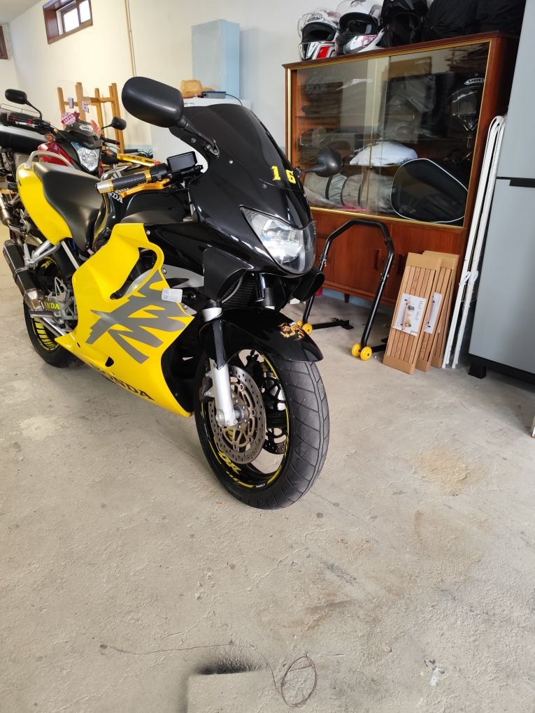 Honda CBR 600f4 (ler anúncio)