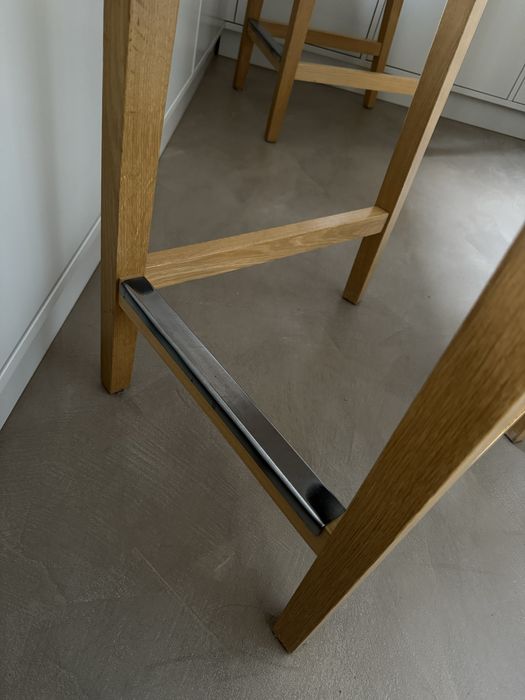 Hoker krzeslo barowe drewniane Ikea Henriksdal