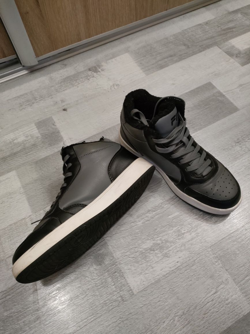 Sprzedam buty Fila zimowe R.37