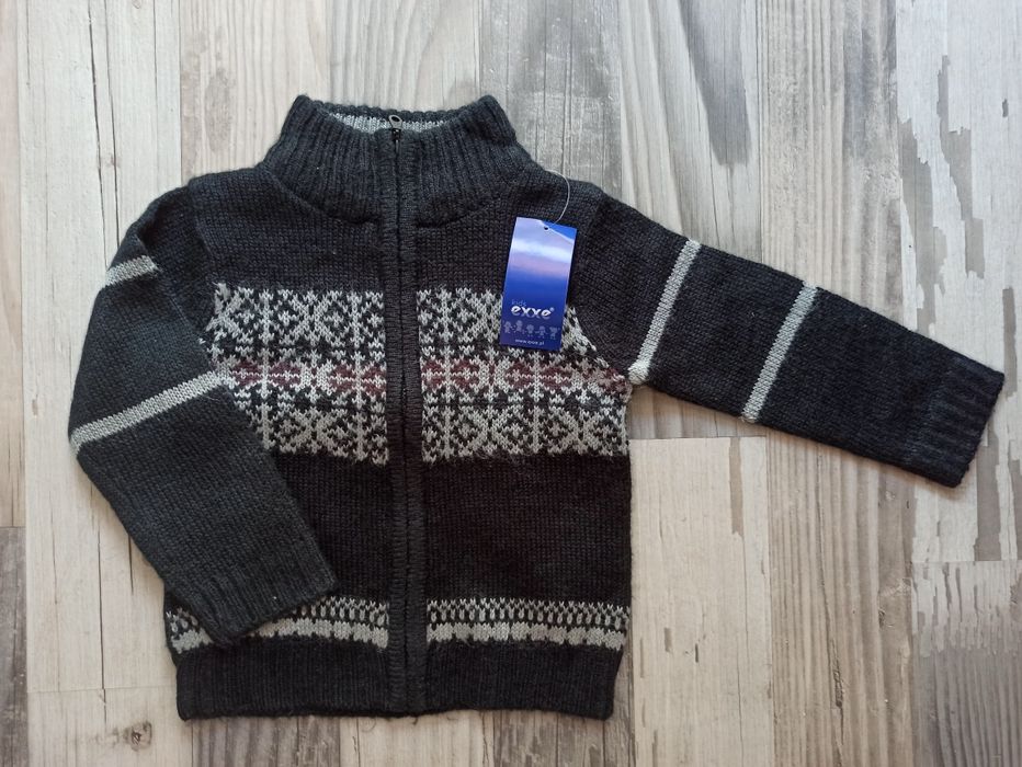 Nowy elegancki sweterek chłopięcy r. 92