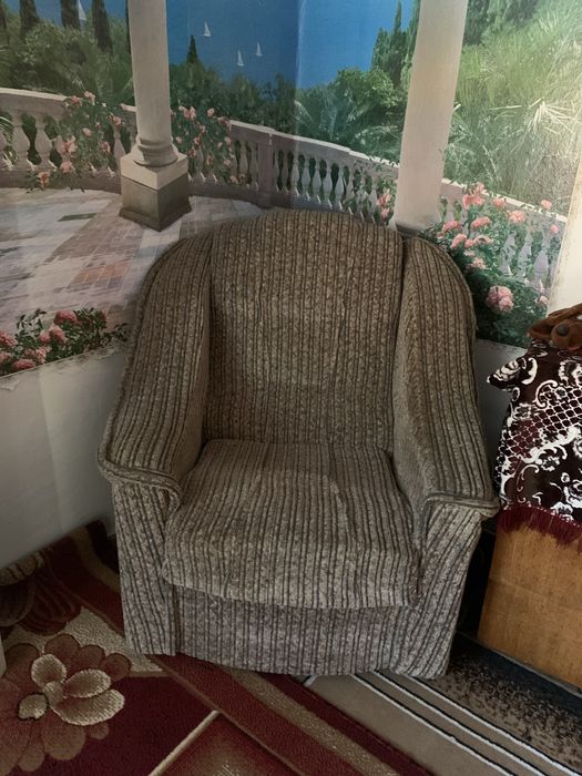 Комплект диван і крісло