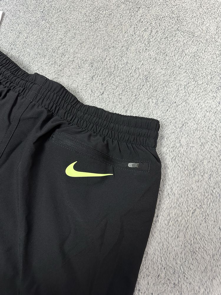 Шорты Nike (размер М) оригинал