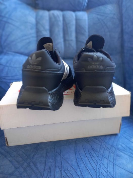 Акція знижка кросівки чоловічі шкіряні чорні adidas retropy