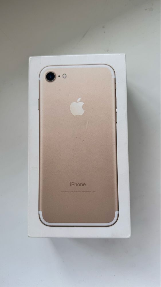 Продам IPhone 7 32 Gb Gold