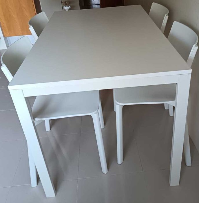 Mesa cozinha com 4 cadeiras
