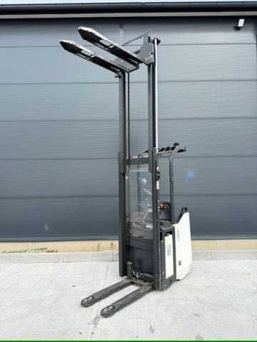 Linde L14SP wózek paletowy z masztem 3,4m 2016r rydwan podest