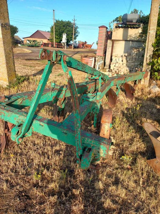 Продам плуг ПЛН 5-35