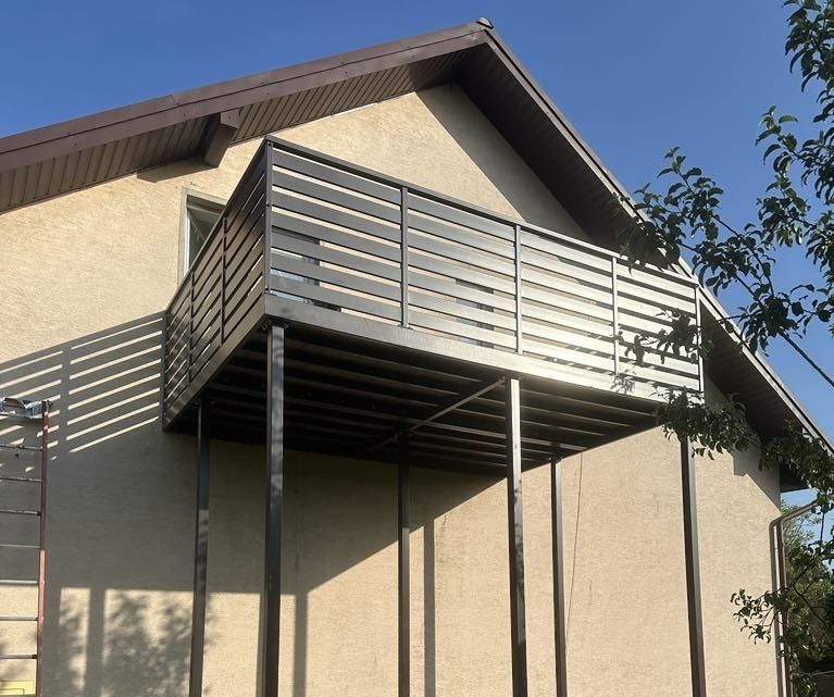 Taras balkon schody zewnętrzne