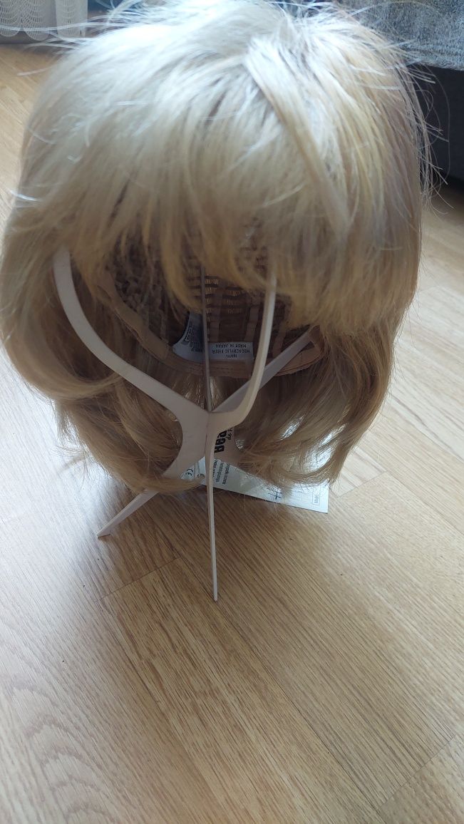 Peruka blond nowa