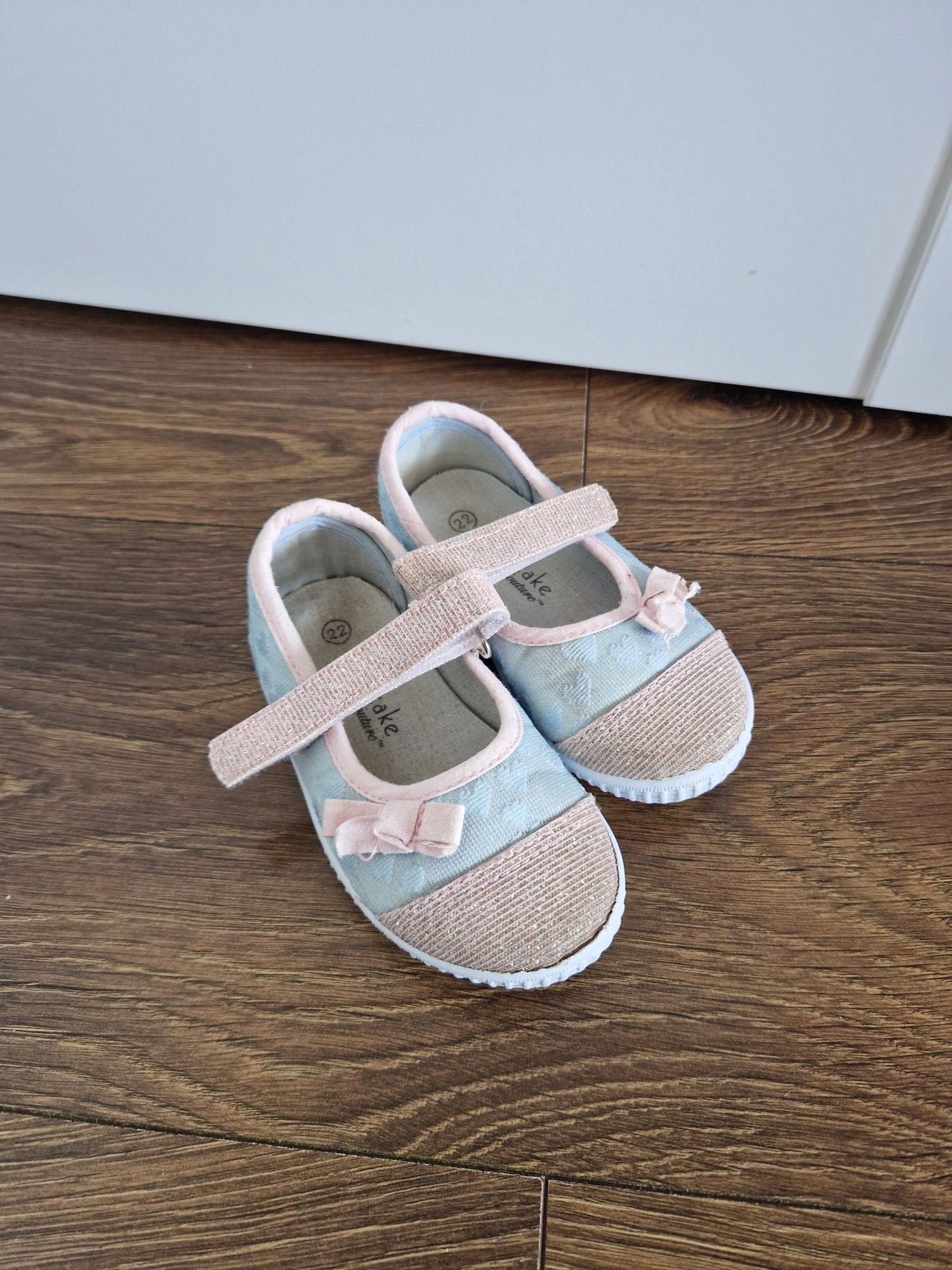 Buty dla dziewczynki r. 22 Deichmann