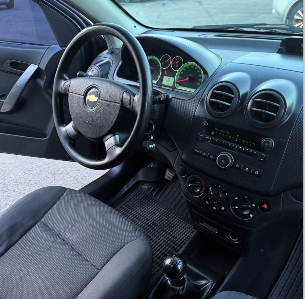 Chevrolet Aveo 2008 год 1.5 газ/бензин!