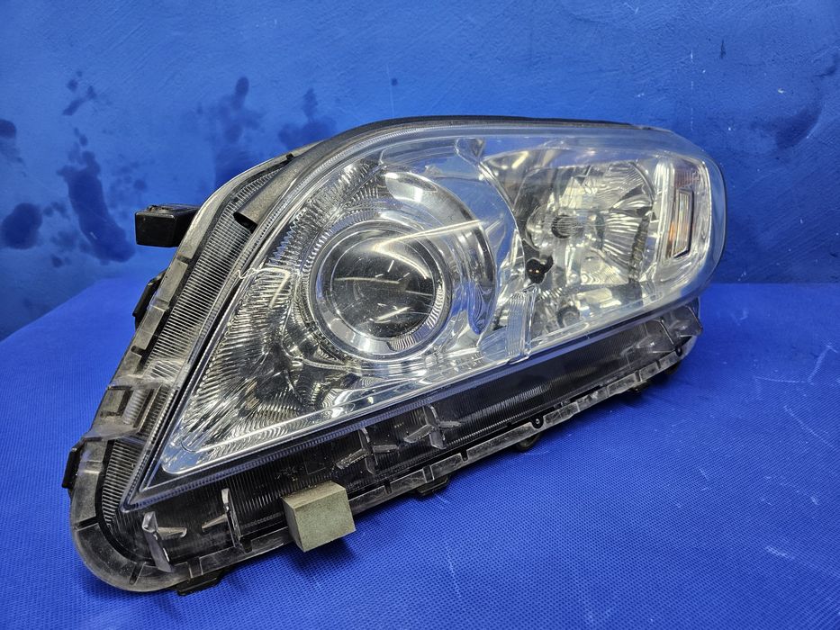 LAMPA przednia lewa TOYOTA RAV 4 06-09 Europa lewy przód przednia OEM