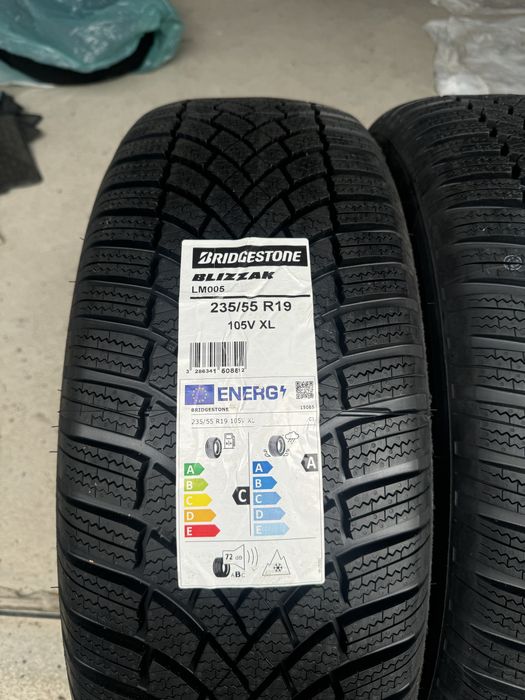 Шини нові зима 235/55 R19 105V XL Bridgestone Blizzak LM005