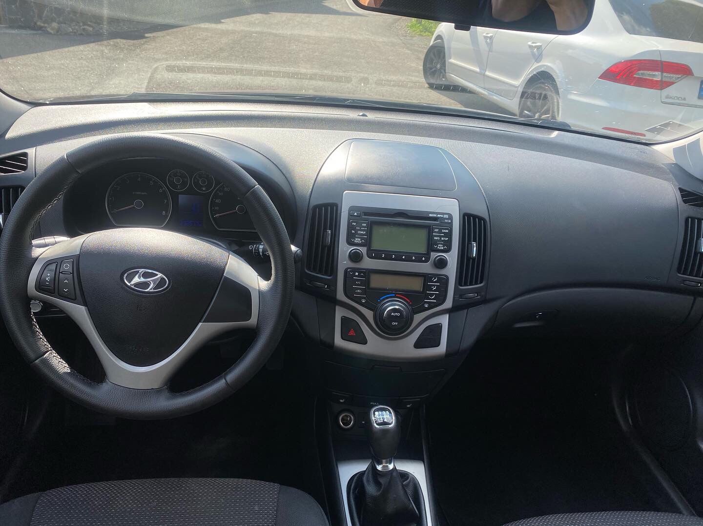 Легковий автомобіль Hundaj i30 2010 року, двигун 1,6