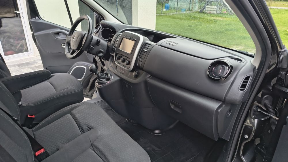Vivaro 160oookm Przebiegu! 100%Oryginalny lakier! Idealny stan! 9cio o