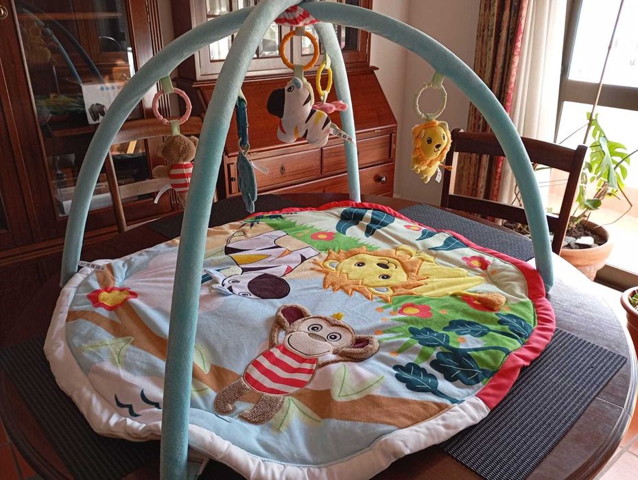 Tapete atividades bebé