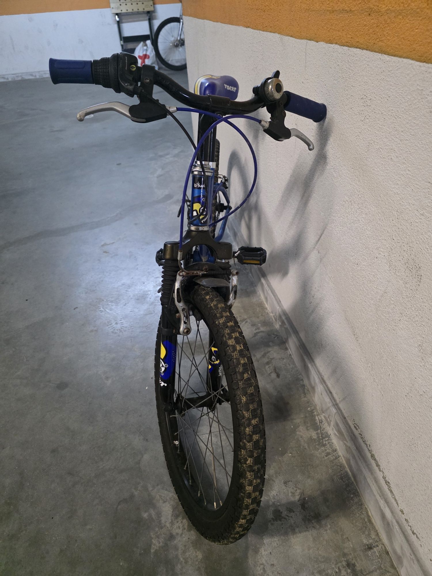 Vendo bicicleta usada em bom estado - roda 20