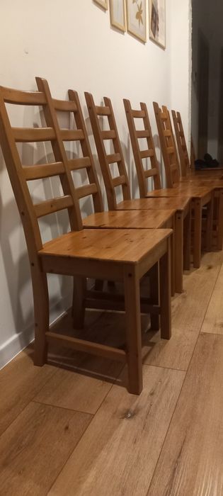 Sosnowy stół IKEA z krzesłami