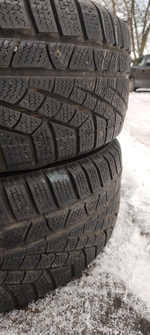 Opony zimowe z 2015r 6mm 215/65/16 Pirelli ANDB