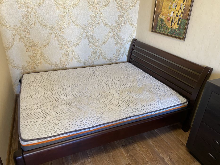 Ліжко двоспальне  з матрацом  200*170