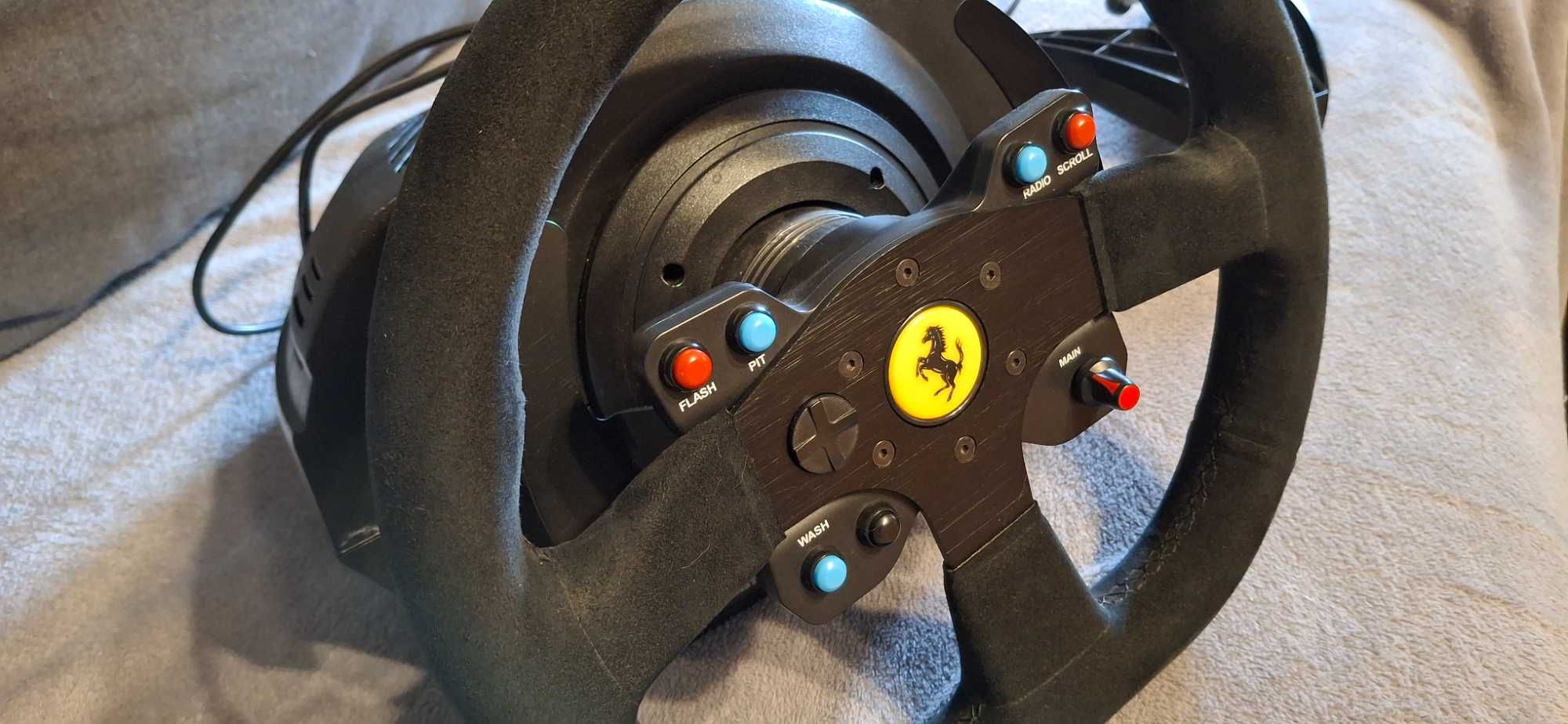 Thrustmaster T300+Volante Ferrari 599XX Evo