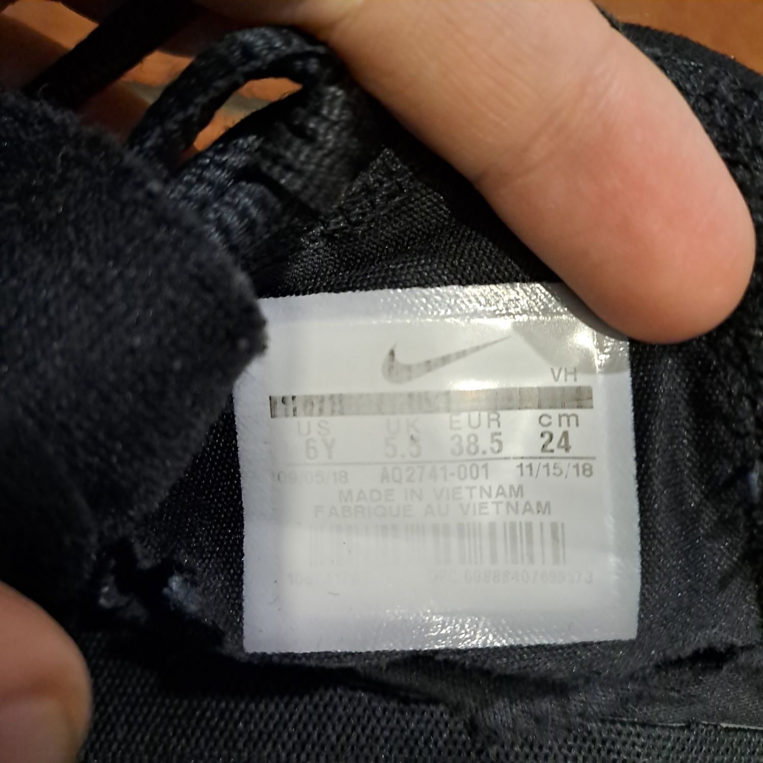 Buty Nike Air Max Motion 2 AQ2741 Black/White w rozmiarze 38.5