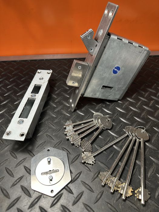 Замок Radlock із гаком