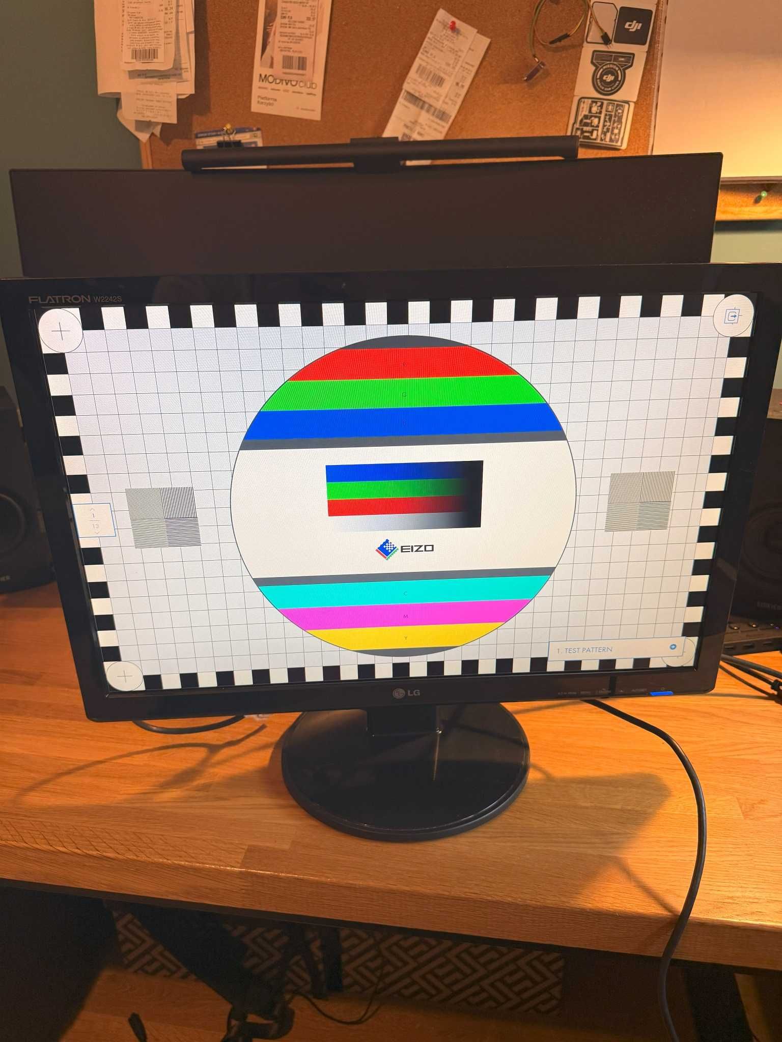 Monitor komputerowy 22" LG FLATRON W2242S