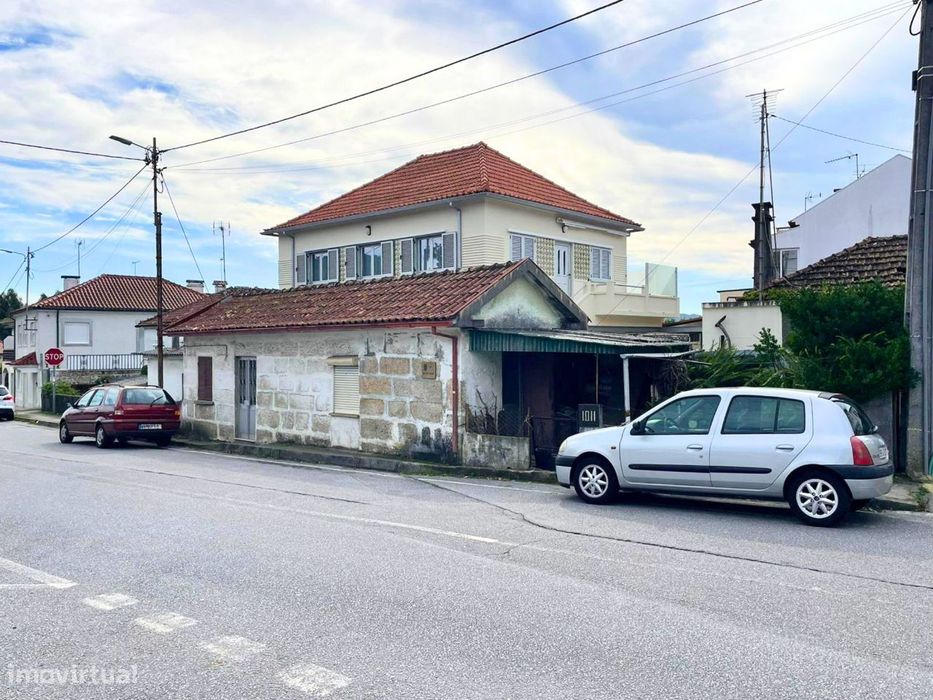 Moradia T2 em pedra para restauro, Neves