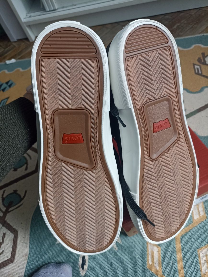 Levis кеди чоловічі 43, US 10