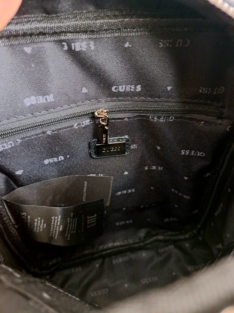 Torebka torba bag listonoszka Guess Nowy z metką · GUESS