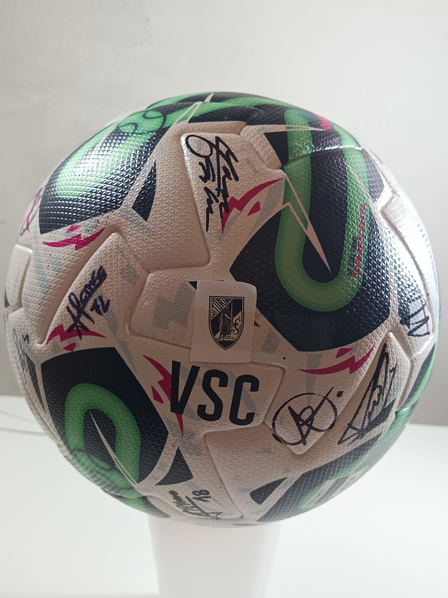 Vitória de Guimarães Bola autografada