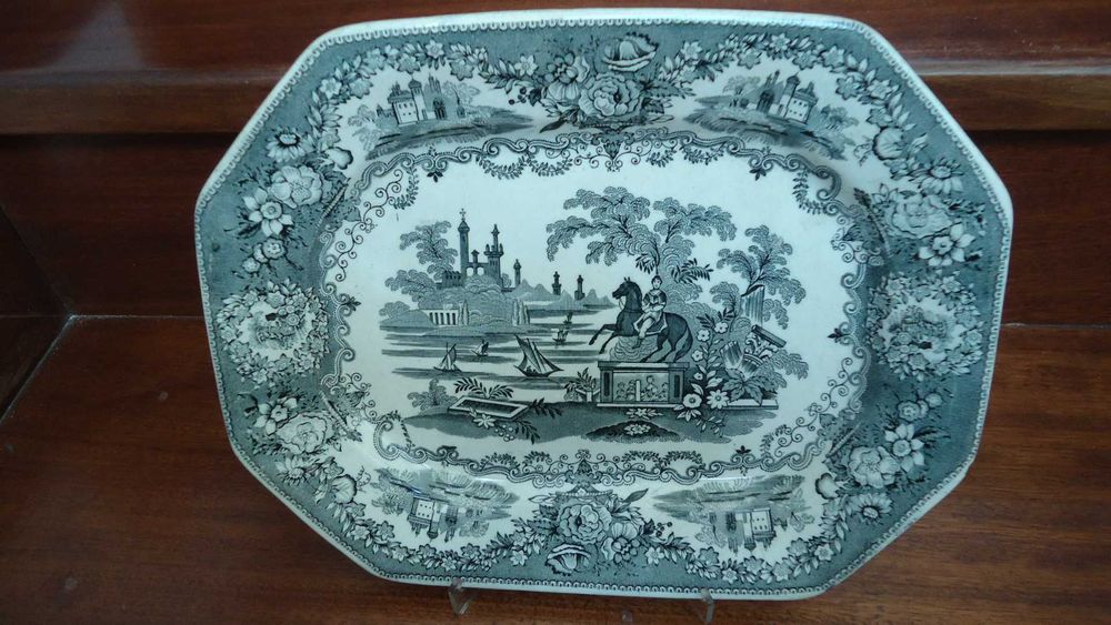 Travessa “Fábrica de Louças de Sacavém, oitavada, séc XIX