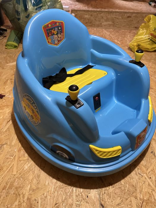 Elektryczny jeździk dla dzieci / autko zderzakowe (bumper car)