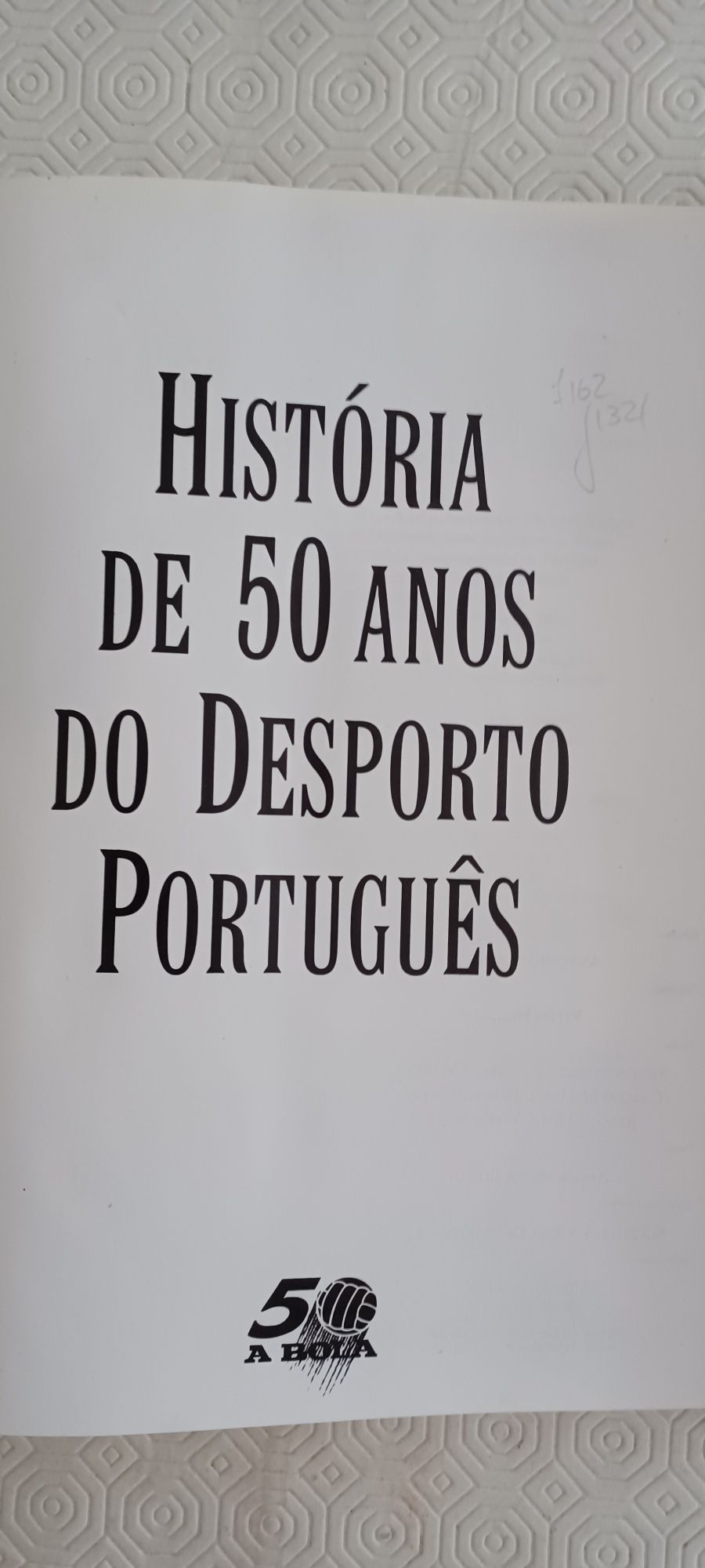 Livros da celebração dos 50 anos do jornal A Bola