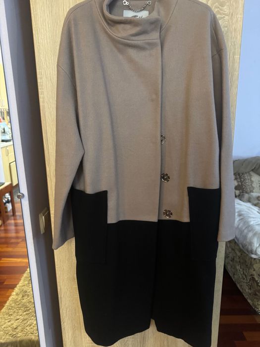 Пальто Andre Tan