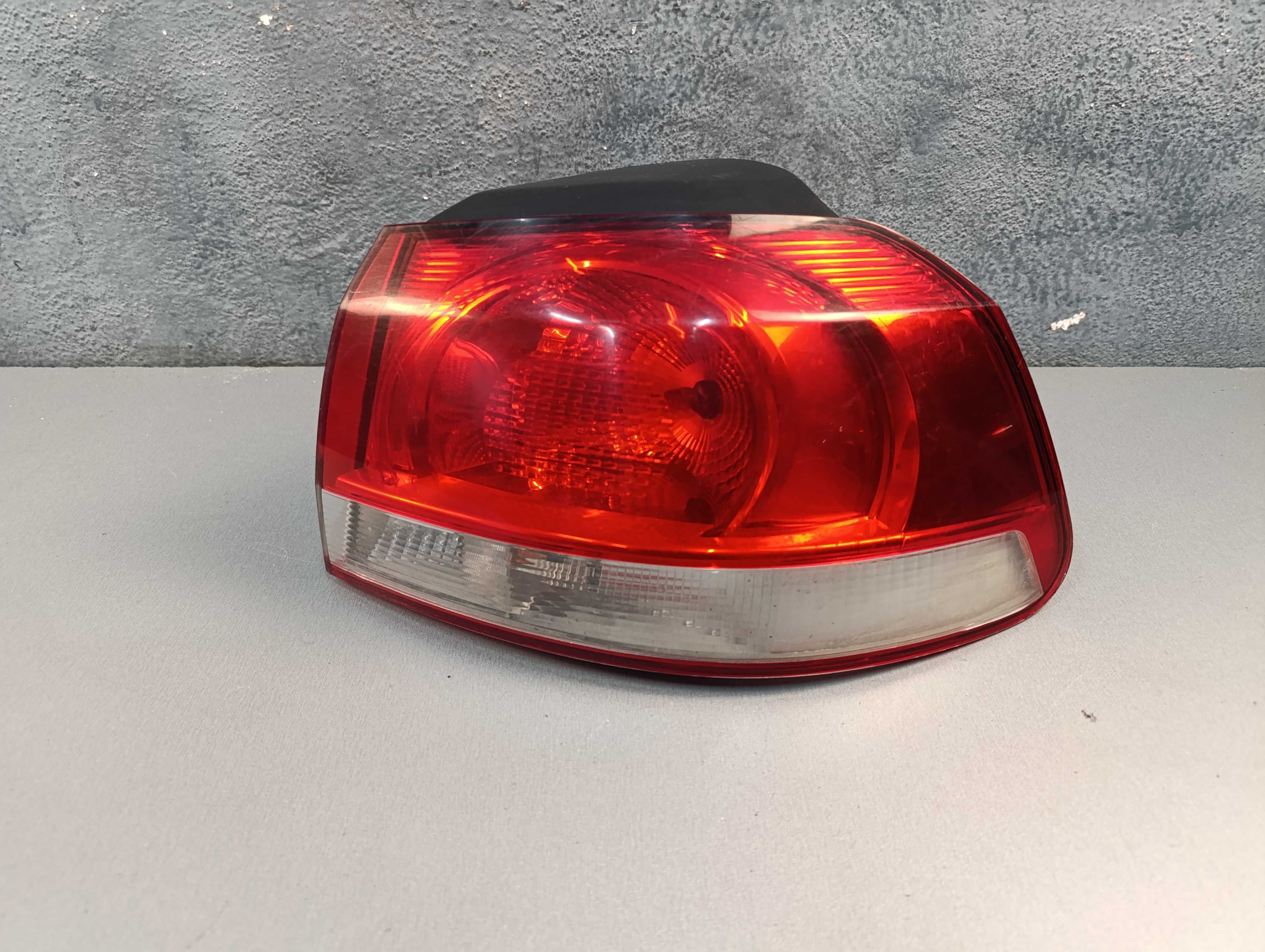 Volkswagen Golf 6 Фонарь стоп задний правий 5K0945112