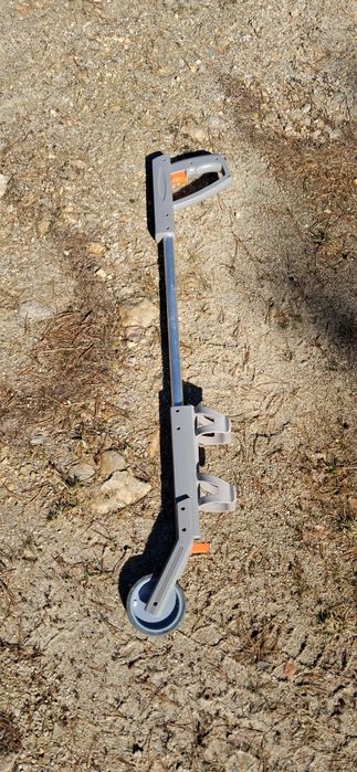 Drążek do znakowania sprayów fluorescencyjnych i nie tylko