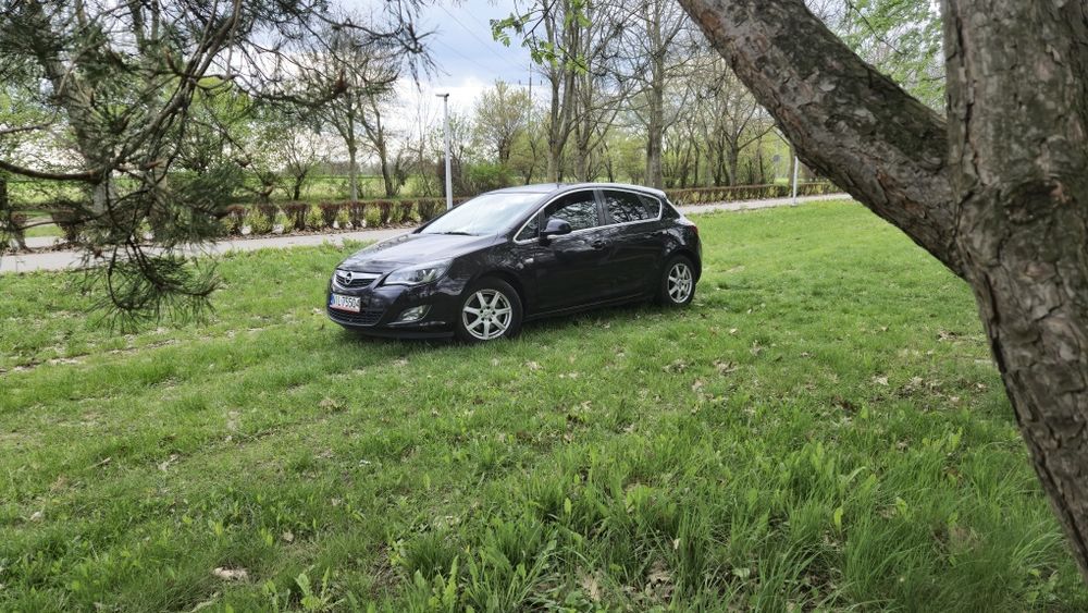 Opel Astra J 1.6 180km.