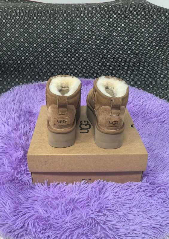 UGG Classic Ultra Mini Platform Boot
Chestnut (Women's) EU 40