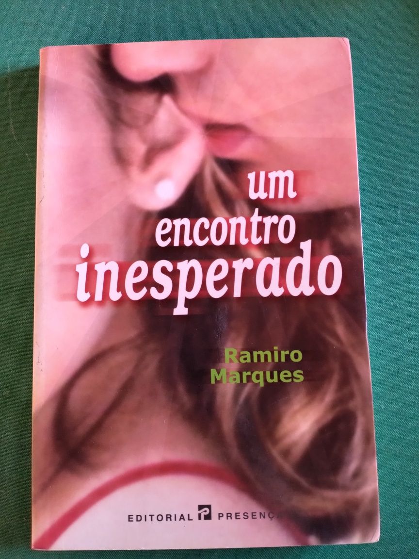 Livros variados.