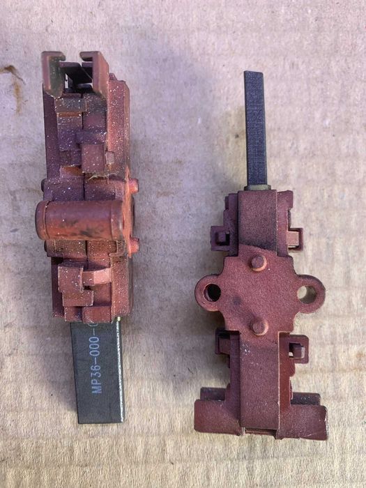 Щітки до електродвигуна СМА з корпусом