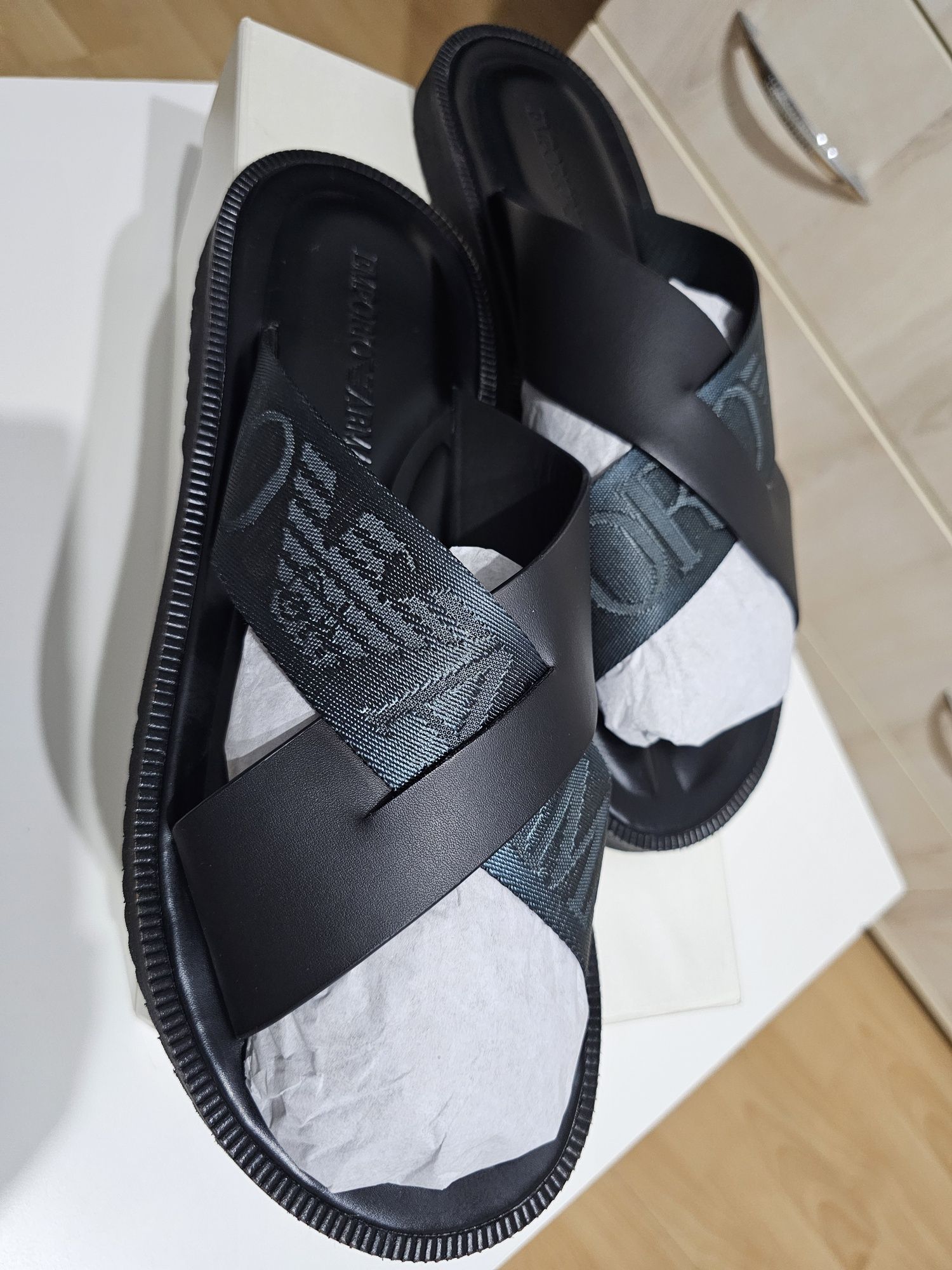 Klapki Emporio Armani r44, jak NOWE