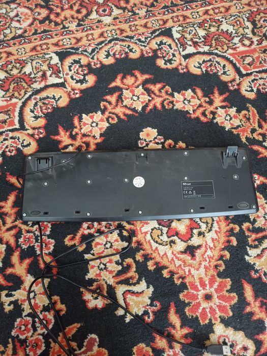 Клавиатура для компьютера черного цвета